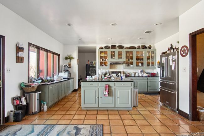 2148 County Road 220, Home with 3 bedrooms, 2 bathrooms and null parking in Floresville TX | Image 10