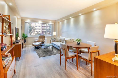 apt-2g-2621 Palisade Ave, Bronx, NY, 10463-6107 | Card Image