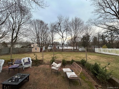 47 University Heights Dr, Stony Brook, NY, 11790-2730 | Card Image