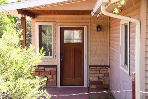 9725 E Derrick Ln, Cornville, AZ, 86325-5102 | Card Image