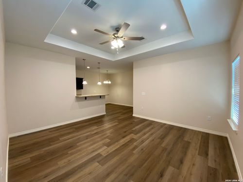 811 Uvalde St, Pleasanton, TX, 78064-1946 | Card Image