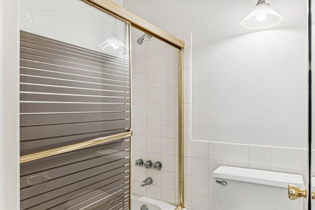 14_Interior.jpg | Image 12