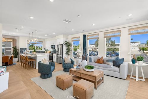 664 E 4th St, Pomona, CA, 91766-1812 | Card Image