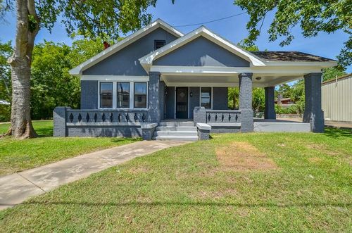 404 W Main St, Bellville, TX, 77418-1355 | Card Image