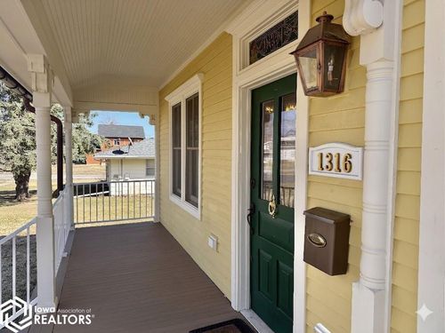 1316 4th Ave, Grinnell, IA, 50112-2018 | Card Image