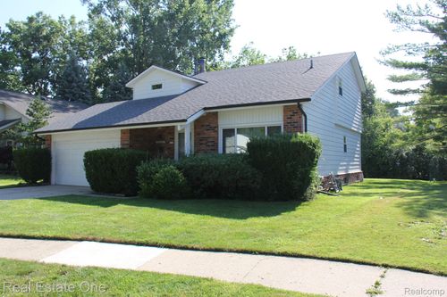 24556 Park Ridge Ct, Novi, MI, 48375-2661 | Card Image
