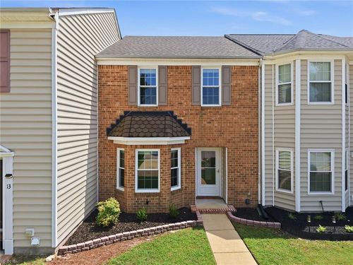 11 Tidal Ct, Portsmouth, VA, 23703-2578 | Card Image