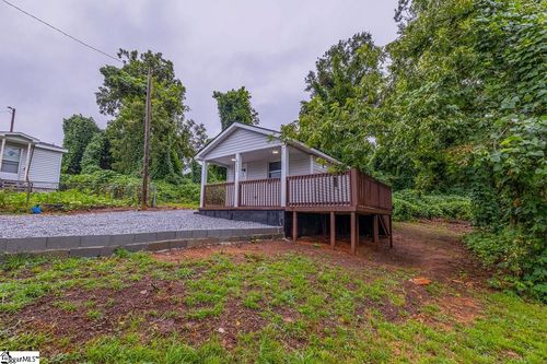 611 Hunters Ct, Laurens, SC, 29360-2380 | Card Image