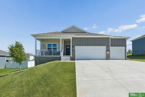 6417 Clear Creek St, Papillion, NE, 68157-2351 | Card Image