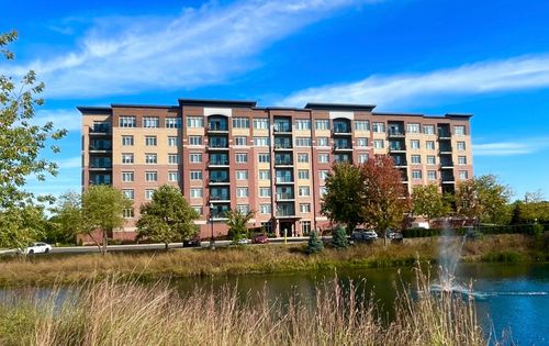 unit-304-1199 E Port Clinton Rd, Vernon Hills, IL, 60061-1250 | Card Image