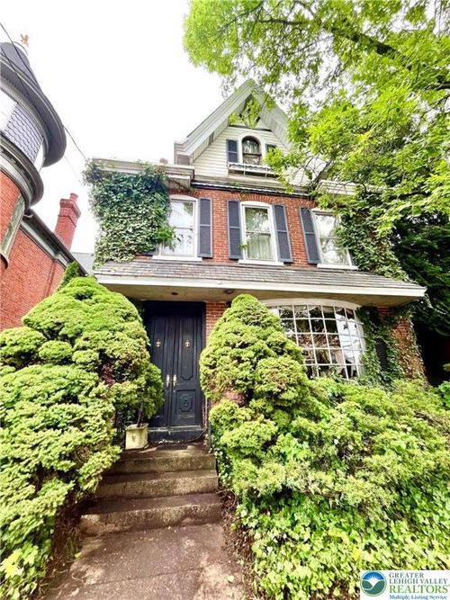 411 Main St, HELLERTOWN, PA, 18055-1721 | Card Image