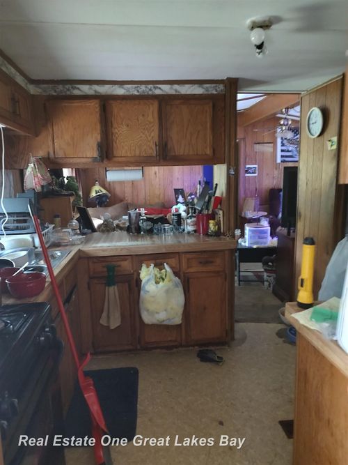 1720 Washington Rd, Omer, MI, 48749-9718 | Card Image