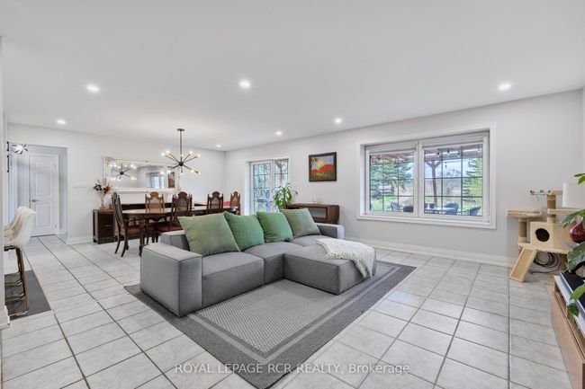 958375 7 Th Line E, House other with 4 bedrooms, 2 bathrooms and 8 parking in Mulmur ON | Image 16