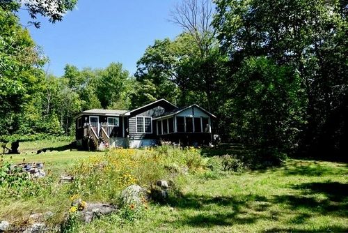 1116 Moon River Rd, Bala, ON, P0C1A0 | Card Image