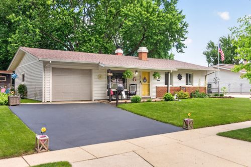 1009 Stratford Cir, Streamwood, IL, 60107-2111 | Card Image