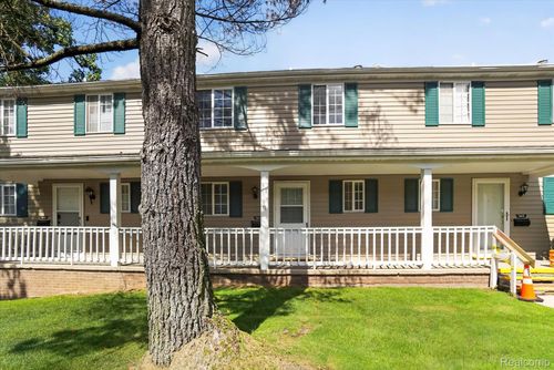12-1624 Peppertree Ln, Lansing, MI, 48912-3721 | Card Image