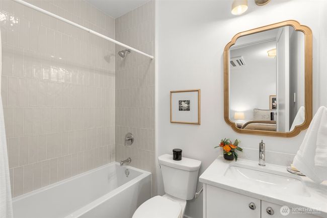12837 Ne 91 St St, House other with 2 bedrooms, 3 bathrooms and null parking in Kirkland WA | Image 25