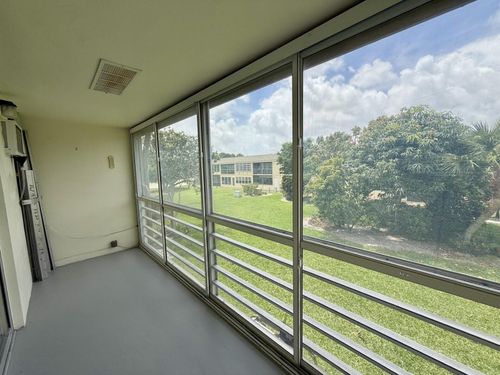 32 Kingswood B, West Palm Beach, FL, 33417-7719 | Card Image