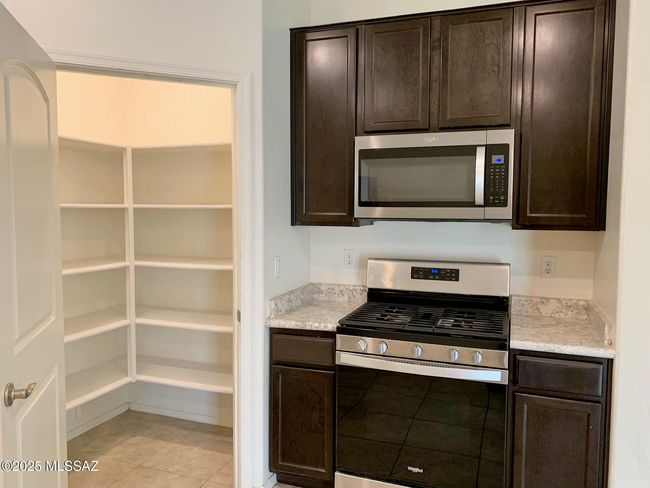 Kitchen/Pantry | Image 11