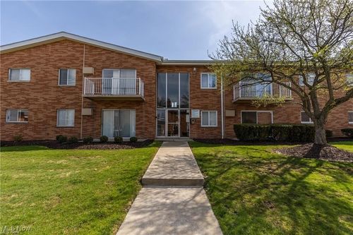 501 Tollis Pkwy, Broadview Heights, OH, 44147-3713 | Card Image
