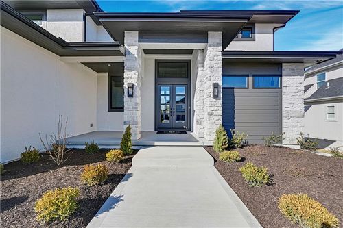 15364 W 161st Ter, Olathe, KS, 66062 | Card Image