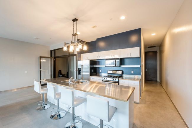 UNIT-217 - 5601 Smetana Dr, Condo with 1 bedrooms, 1 bathrooms and null parking in Minnetonka MN | Image 4