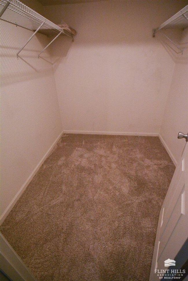 1305 Newfoundland Dr, Condo with 3 bedrooms, 2 bathrooms and null parking in Manhattan KS | Image 12