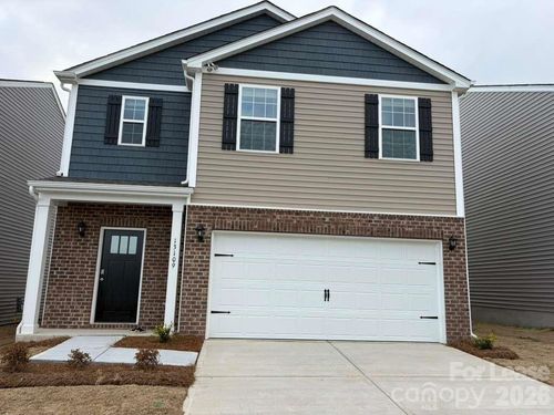 92-13109 Bristlehead Way, Charlotte, NC, 28215-7902 | Card Image