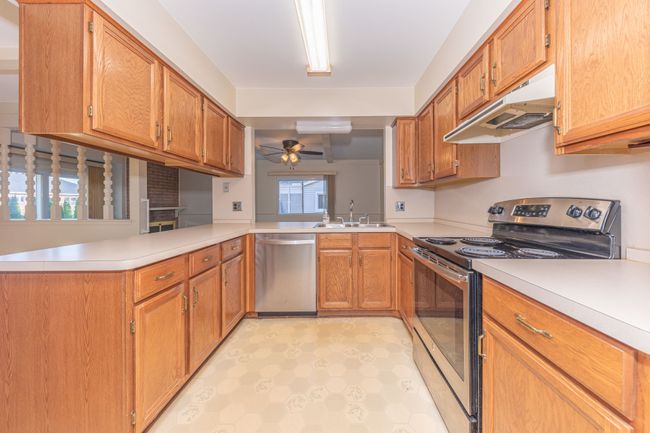 37332 Munger Dr, House other with 3 bedrooms, 2 bathrooms and null parking in Livonia MI | Image 10