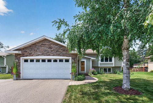 1415 Sycamore Ln N, Plymouth, MN, 55441-4530 | Card Image