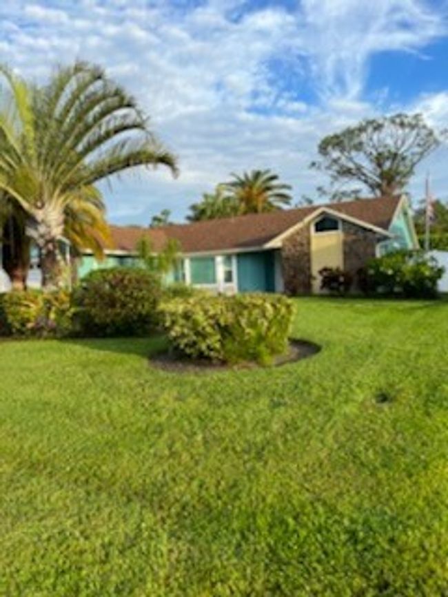 422 Avocado Ave, House other with 3 bedrooms, 2 bathrooms and null parking in SEBASTIAN FL | Image 7
