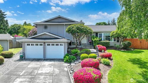 13735 Se 172nd St, Renton, WA, 98058-7027 | Card Image