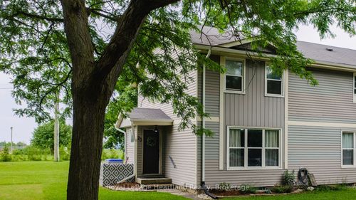 23-23 St Charles Sq, Clinton, ON, N0M1L0 | Card Image