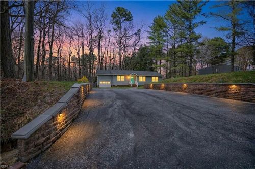 8174 Brook Ct, Gloucester, VA, 23061-4258 | Card Image