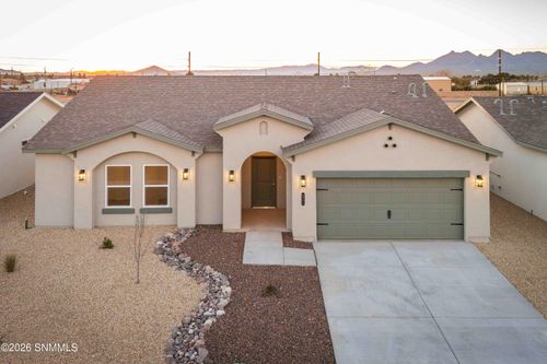 6571 Phoenix St, Las Cruces, NM, 88012-7975 | Card Image