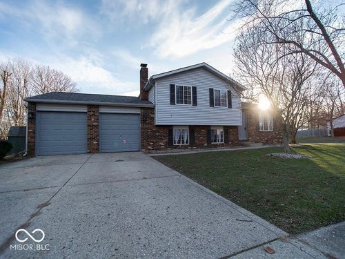 5835 Pemberly Dr, Indianapolis, IN, 46221-4842 | Card Image