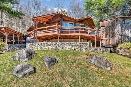 29 Lakeview Dr, Tomkins Cove, NY, 10986-1615 | Card Image