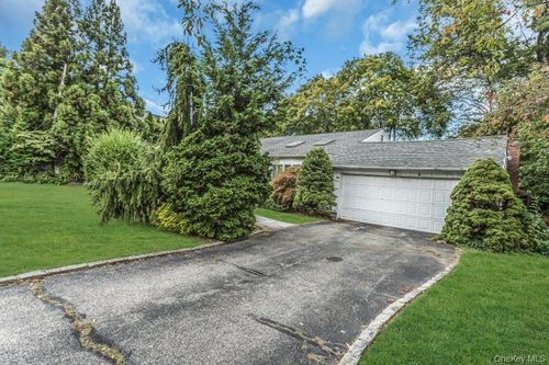 15 Cedar Dr, Roslyn, NY, 11576-2327 | Card Image