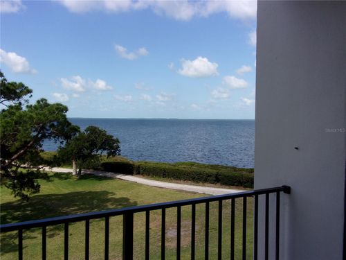 332 Mariner Dr, Tarpon Springs, FL, 34689-5842 | Card Image