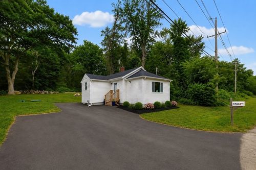 1703 Crandall Rd, Tiverton, RI, 02878-2768 | Card Image