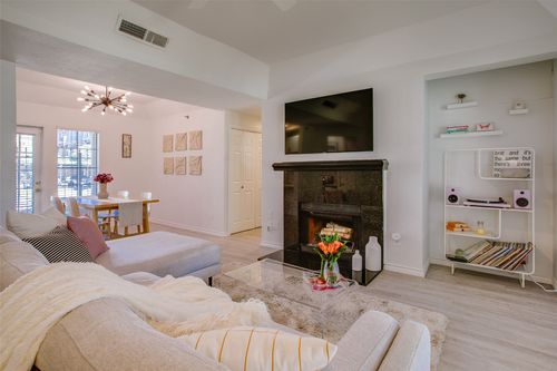 104-3105 San Jacinto St, Dallas, TX, 75204-5590 | Card Image