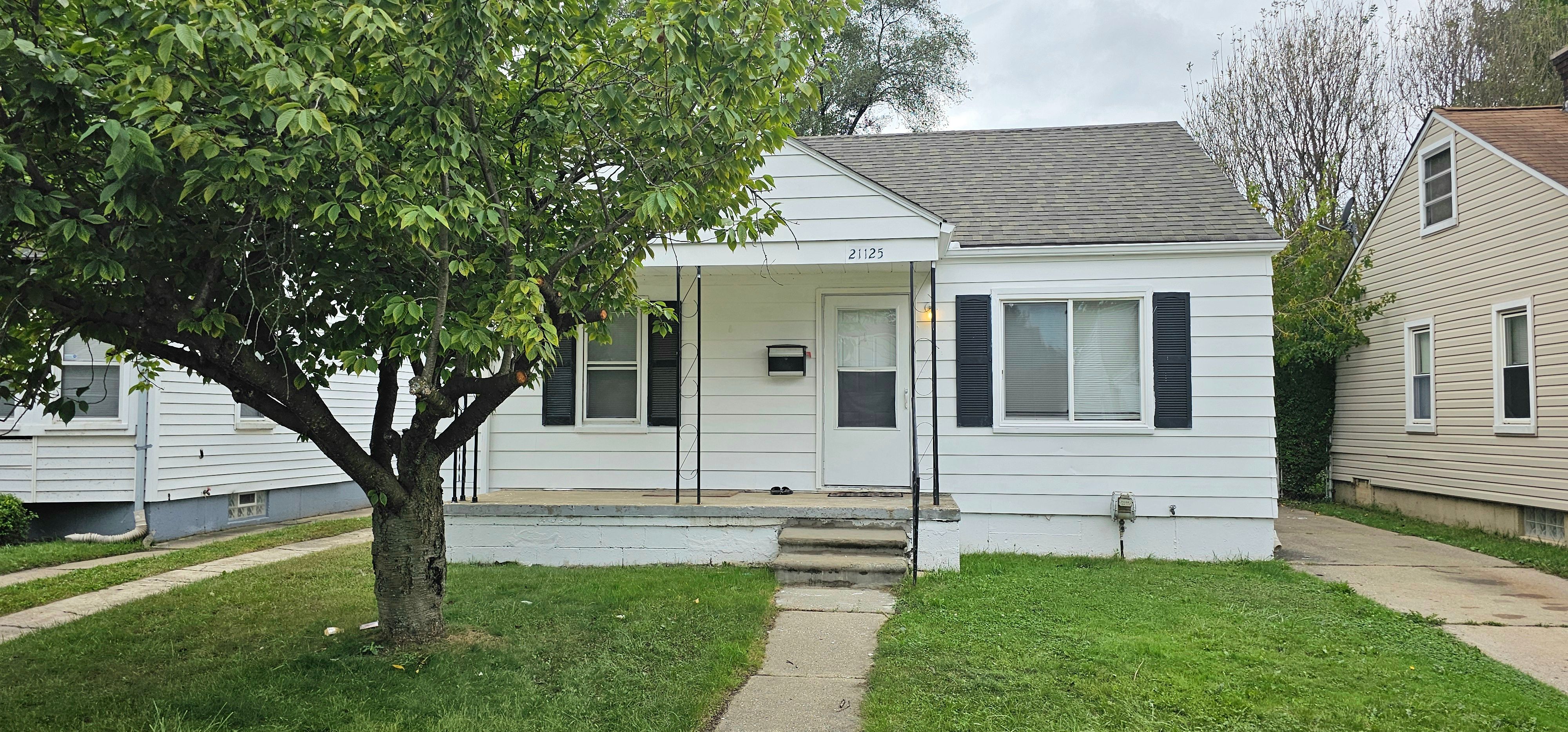 Dexter Blvd, Warren, MI 48089