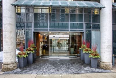 707 - 1121 Bay St, Condo with 2 bedrooms, 2 bathrooms and 1 parking in Toronto ON | Image 1