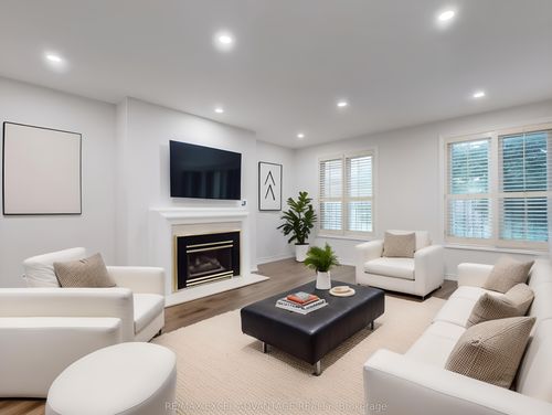 20 Mallingham Crt, North York, ON, M2N6G4 | Card Image