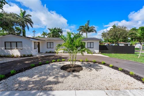 490-490 Ne 141st St, North Miami, FL, 33161-3127 | Card Image
