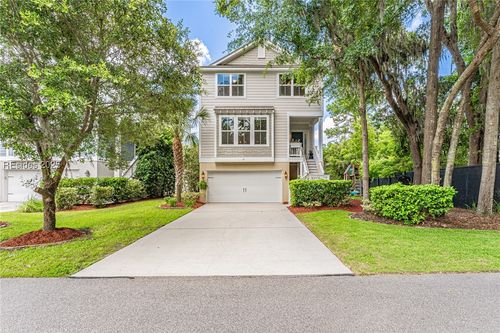 10 Hammock Oaks Cir, Hilton Head Island, SC, 29926-4424 | Card Image