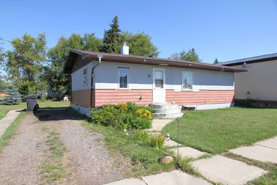 10 1 St Ave W, House detached with 2 bedrooms, 1 bathrooms and 2 parking in Marshall SK | Image 1