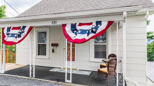 833 Louise Ave, Morgantown, WV, 26505-5715 | Card Image