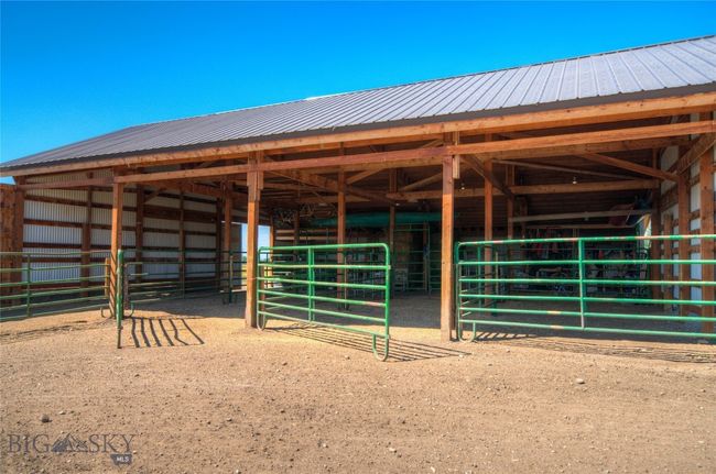 11762 Gooch Hill Rd, House other with 3 bedrooms, 3 bathrooms and null parking in Gallatin Gateway MT | Image 40