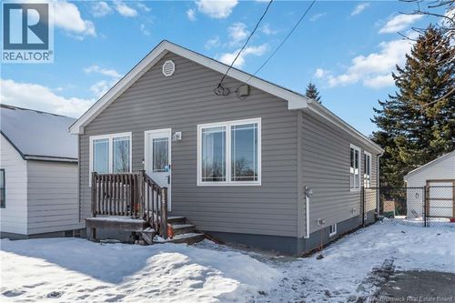 44 Barnaby St, Moncton, NB, E1A4G5 | Card Image